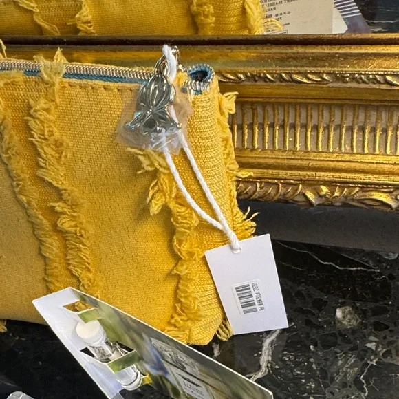 Sisley-Paris Skincare Collection with Mustard Pouch - Picture 6 of 7